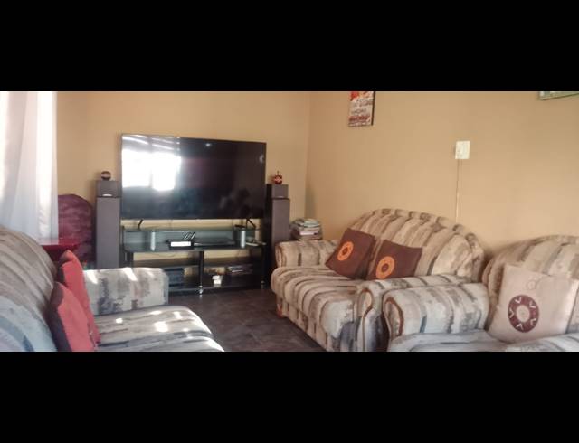 3 BEDROOM SECTIONAL TITLE FOR SALE IN CASHAN